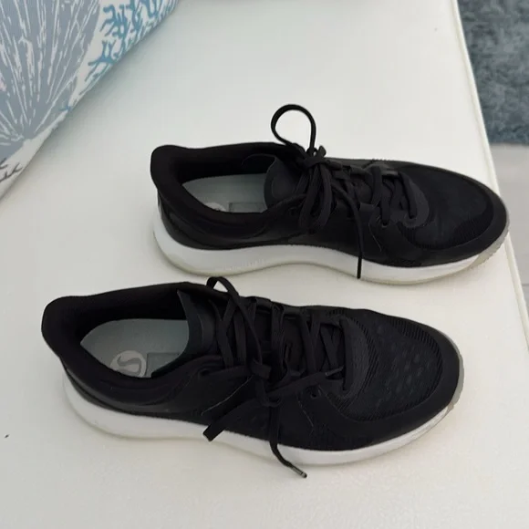 Lululemon Strongfeel training shoe - Picture 3 of 12